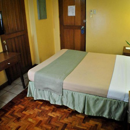 Fersal Hotel - Manila Exterior photo